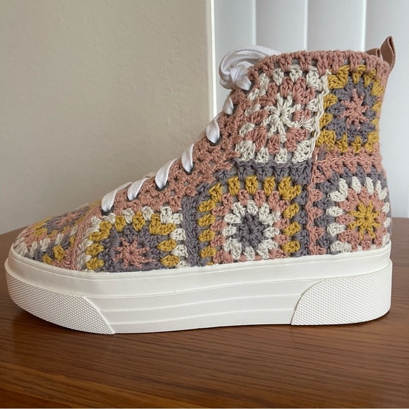 Lucky Brand Curla High Top Platform Crochet Sneakers Size 8 - Picture 4 of 16